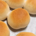 焼き立てのパン
